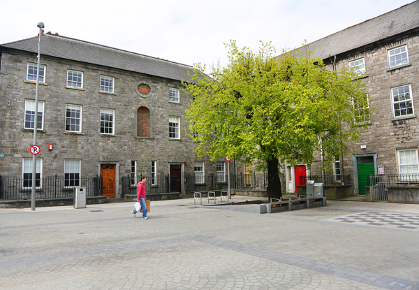 Artists' Apartments, 1-2 John's Square